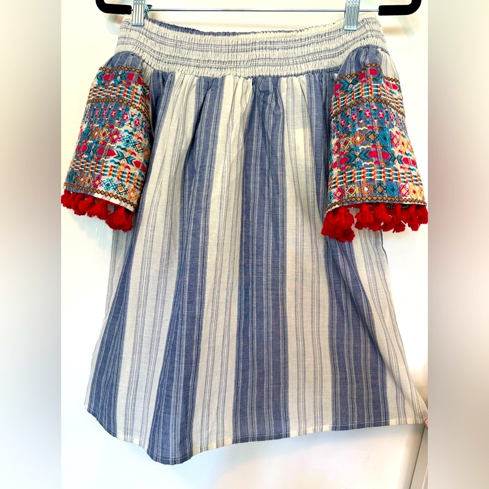 Savanna Jane Off-the-Shoulder Chambray Top with Festive Embroidered Sleeves NWT